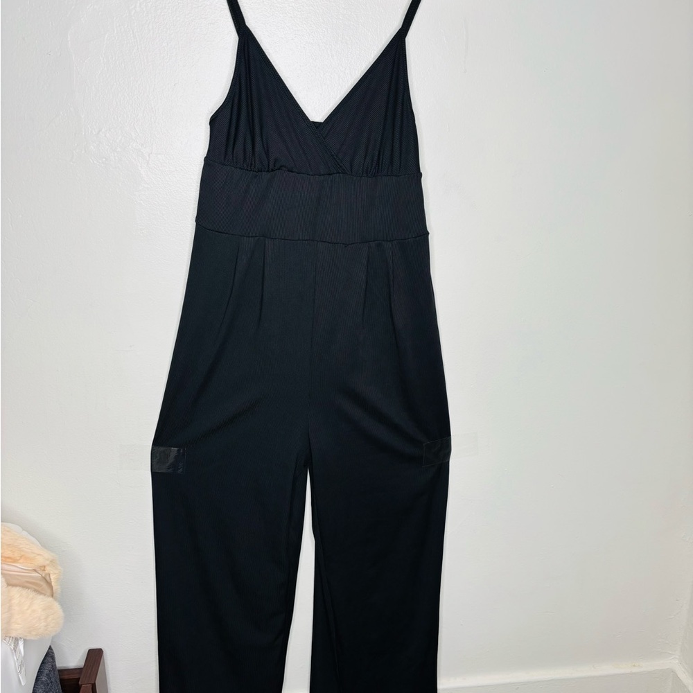 Classic Black Wide-Leg Jumpsuit - Picture 3 of 3